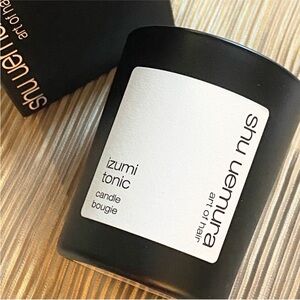 Shu Uemura Izumi Tonic Candle in Black